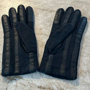 Isotoner Black Driving Gloves